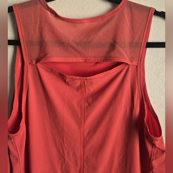 Bundle of Three (3) Women's Lululemon Sculpt Mesh Keyhole Reflective Tank Tops - Picture 11 of 16